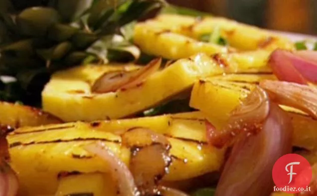 Insalata di ananas e cipolle alla griglia