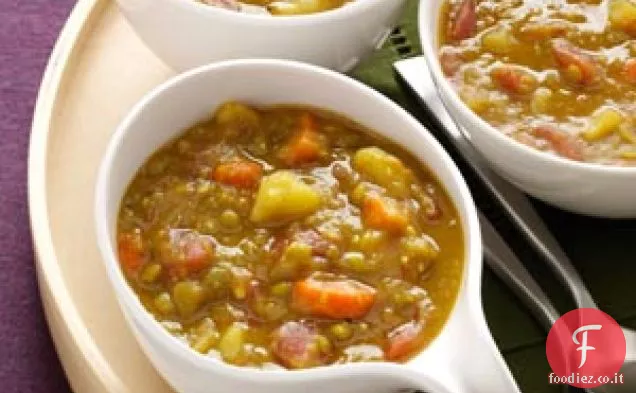 Zuppa di piselli spezzati speziata