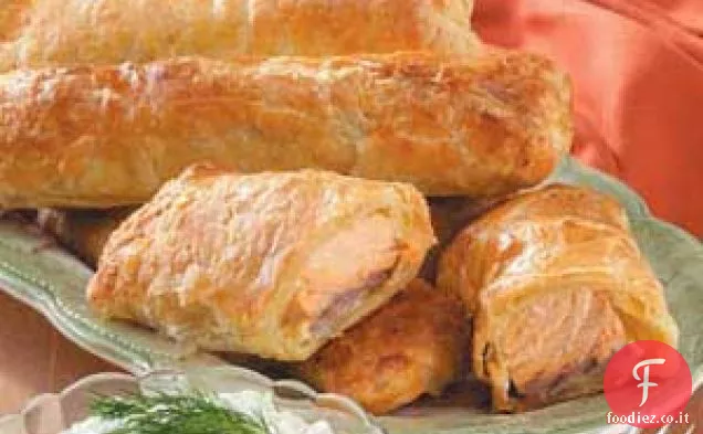 Fagottini di pasta sfoglia al salmone