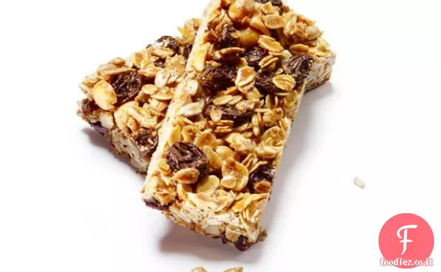 Barrette di granola con arachidi e uvetta