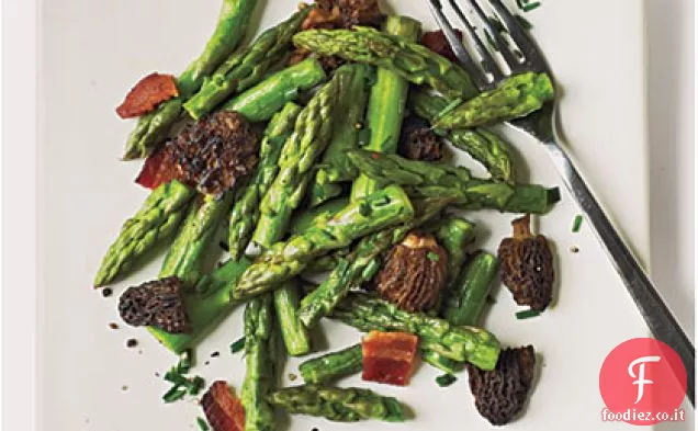 Asparagi affumicati e funghi saltati