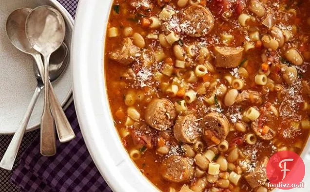 Stufato di salsiccia, fagioli e pasta
