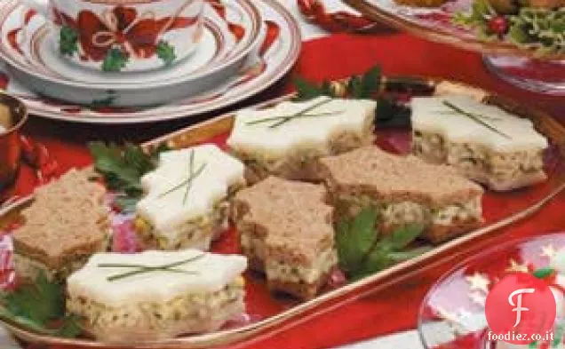 Tramezzini al tè con uova e crescione