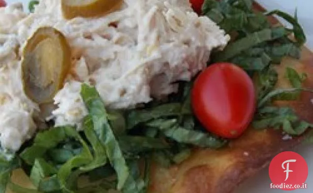 Insalata di pollo intrecciata con tostadas