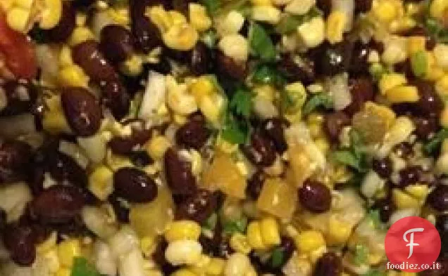Contorno di salsa piccante di fagioli e mais