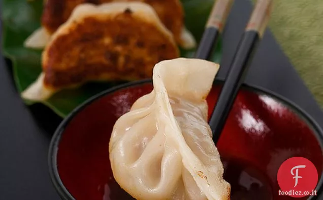 Pan fritto gamberetti e maiale Potsticker ricetta