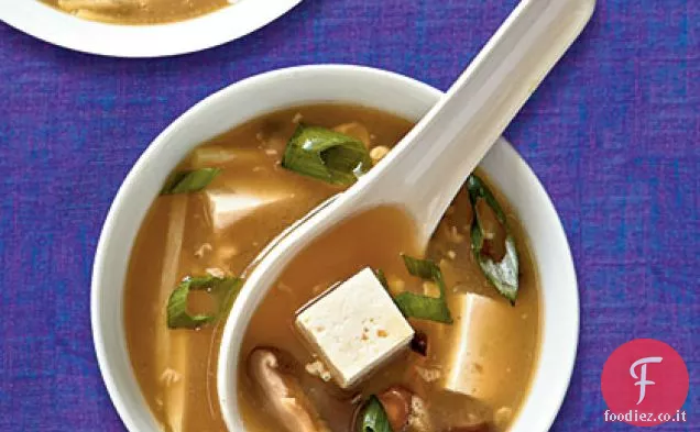 Zuppa calda e acida con Tofu