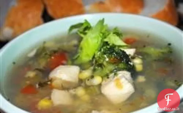 Zuppa di verdure, pollo ed erbe aromatiche di Meghan e Jenn