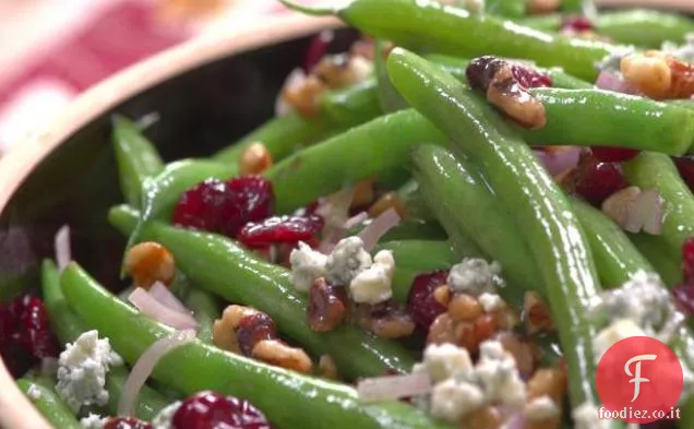 Fagiolini con noci, mirtilli rossi e formaggio blu