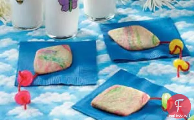 Biscotti a forma di aquilone tie-dye