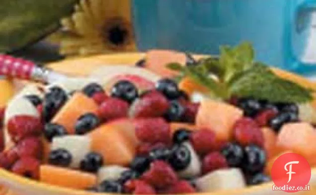 Macedonia di frutta alla cannella e basilico