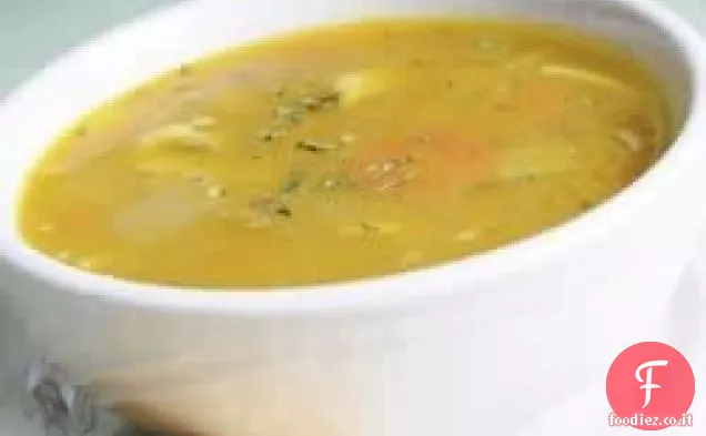 Zuppa di pollo e verdure con pasta