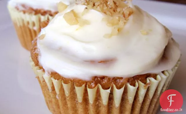 Cupcakes di carote con glassa di formaggio cremoso al limone