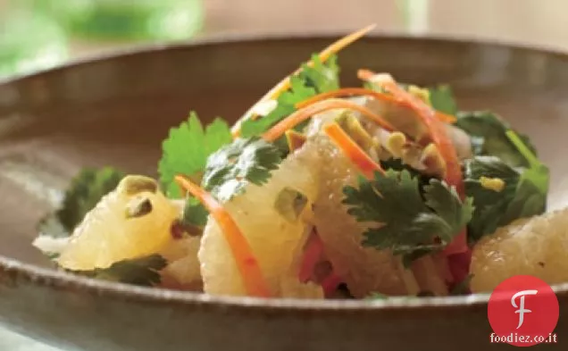 Insalata di Jicama di pompelmo con pistacchi
