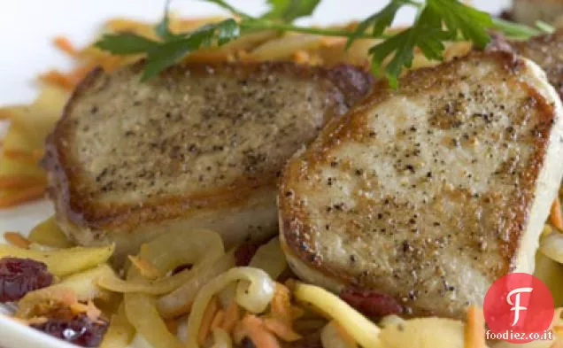 Carne di maiale con mela calda-Carota Slaw