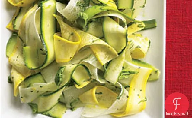Insalata di zucchine e zucca gialla con Daikon, origano e basilico