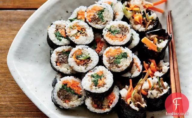 Rotoli di sushi coreano con Crumble di noce-Edamame