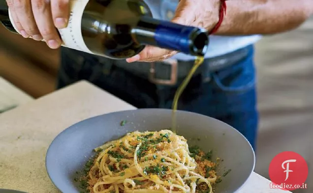 Spaghetti con Bottarga e Pangrattato di Mandorle