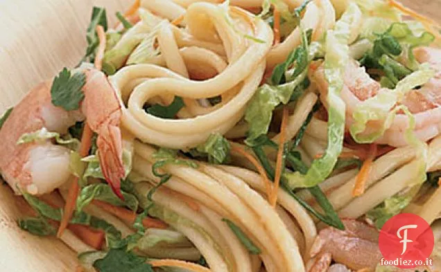 Insalata di gamberetti e noodle con condimento allo zenzero