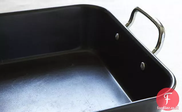 Roast Beef pepato, sugo, Yorkshire Pudding e salsa di rafano