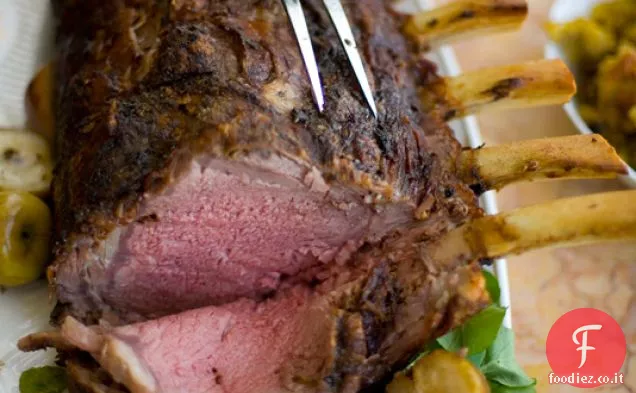 Arrosto di costine di manzo in crosta di rafano e erbe