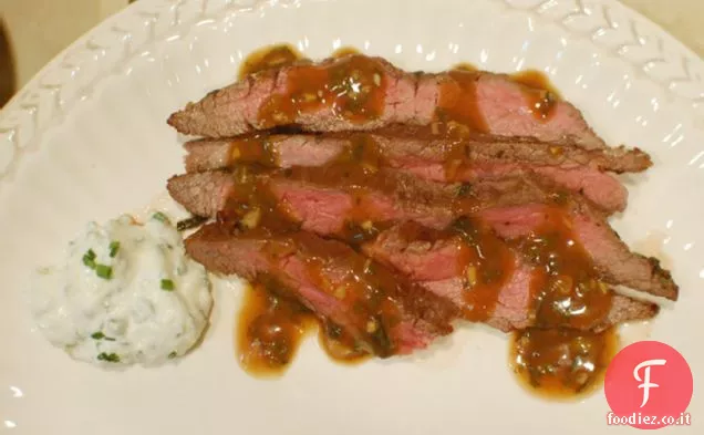 Bistecca alla griglia con salsa di rafano