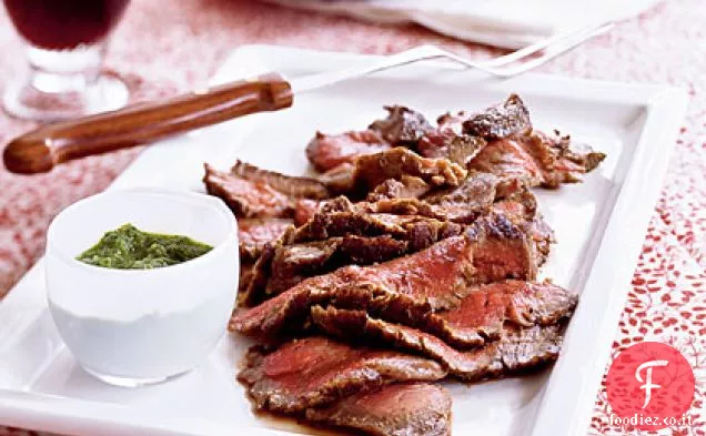 Bistecca al fianco di cumino e Pepe con Chimichurri al rafano
