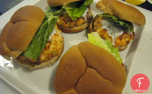 Super Bowl o Super Tuesday Party? Servire hamburger di salmone