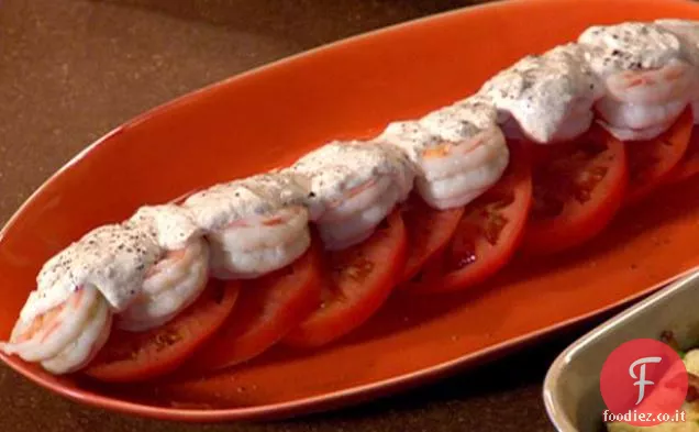 Insalata di pomodori e gamberetti con salsa di rafano