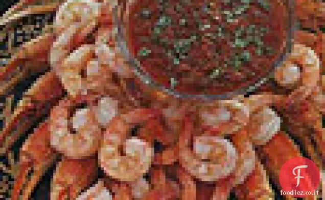 Gamberetti e granchio con salsa Cocktail