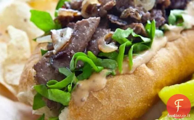 Bobby Flay's Grilled Steak Sandwich con salsa di bistecca
