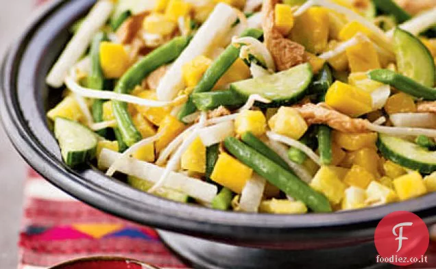 Insalata di frutta e verdura brillante (Rojak)