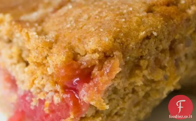 Barrette di torta di ciliegie e albicocche