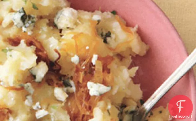 Purè di patate e pastinaca con cipolle caramellate e C blu