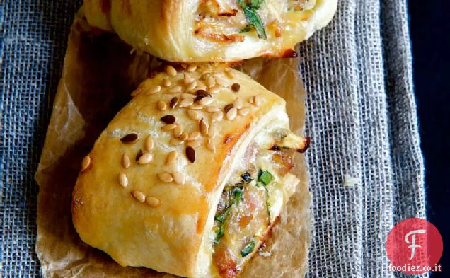 Zuppa cremosa di pastinaca con involtini di salsiccia di pernice rossa