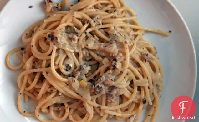 Cena di stasera: Spaghetti alla Veneziana con Sardine