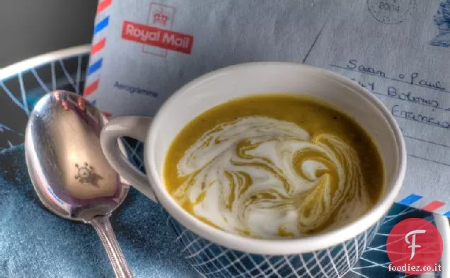Crema di zuppa di pastinaca al curry