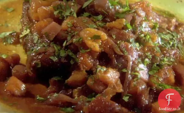 Fornello lento Petto marocchino con cipolle rosse e Couscous albicocca