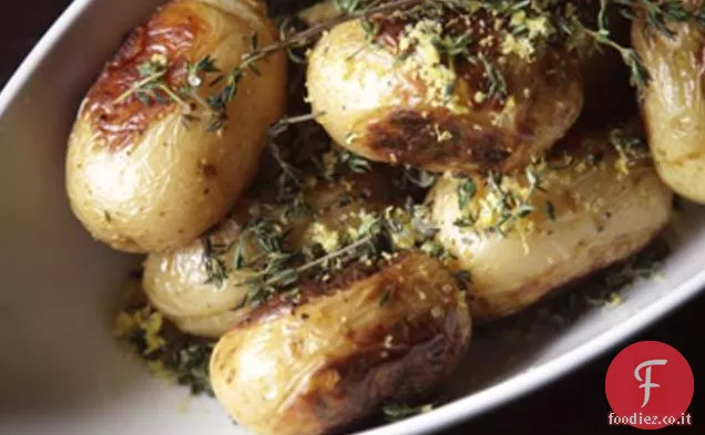 Patate novelle arrostite con limone e timo