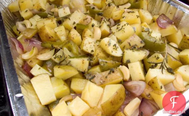 Patate alla griglia con aglio ed erbe aromatiche