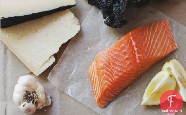 Insalata di cavolo al limone + salmone scottato