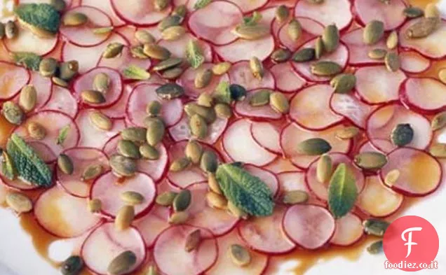 Ravanelli marinati con melassa di melograno