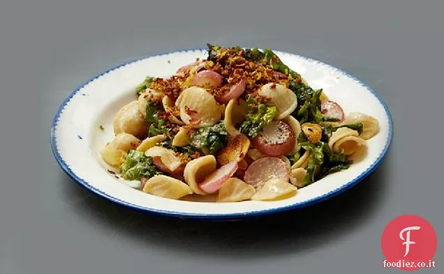 Orecchiette Integrali con Verdure Amare e Ravanelli