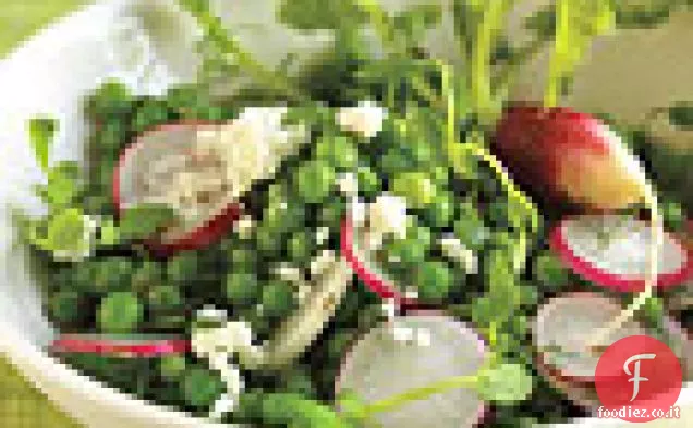 Insalata di piselli con ravanelli e formaggio Feta