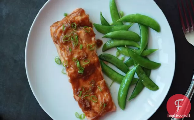 Salmone arrosto con glassa di Miso e piselli allo zucchero
