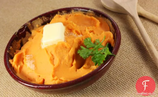 Pani di carne di tacchino di Rachael Ray con patate dolci fracassate, piselli e ravanelli