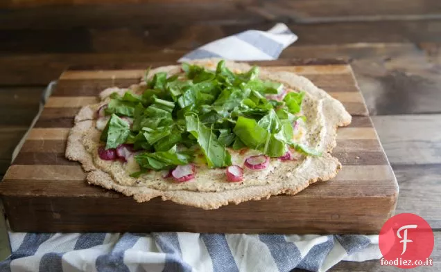 Pizza arrosto di ravanello e Senape Ricotta su crosta di cracker