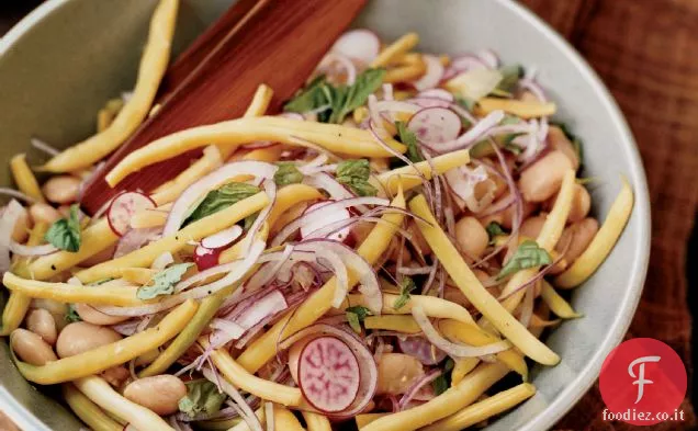 Insalata di fagioli e ravanelli di cera gialla con cannellini