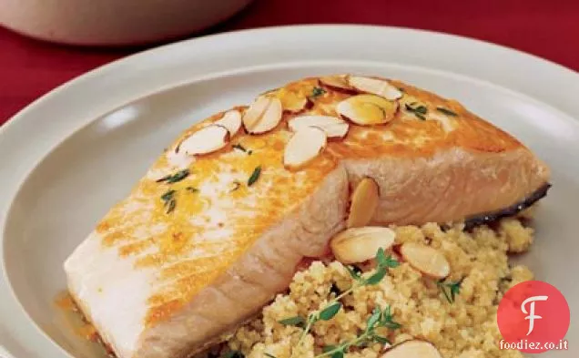 Salmone scottato all'arancia con mandorle