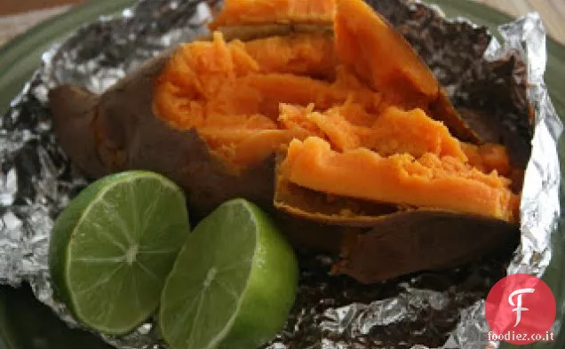 Crockpot Patate dolci al forno con peperoncino, cumino e lime